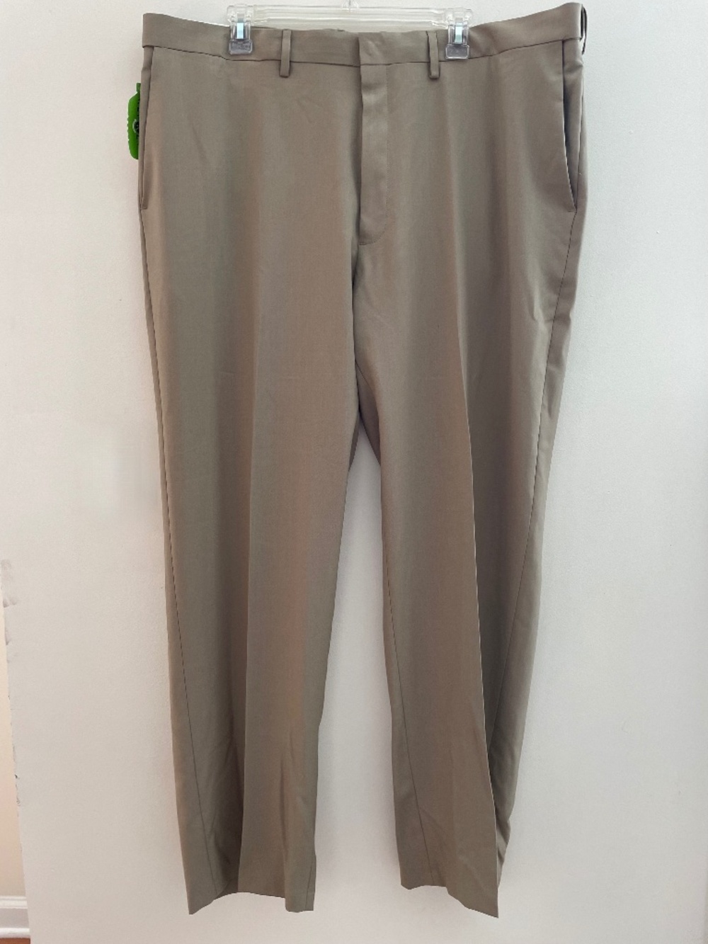 Haggar H26 Premium Stretch Dress Pants 42W x 32L Khaki Beige Classic Fit NWT
